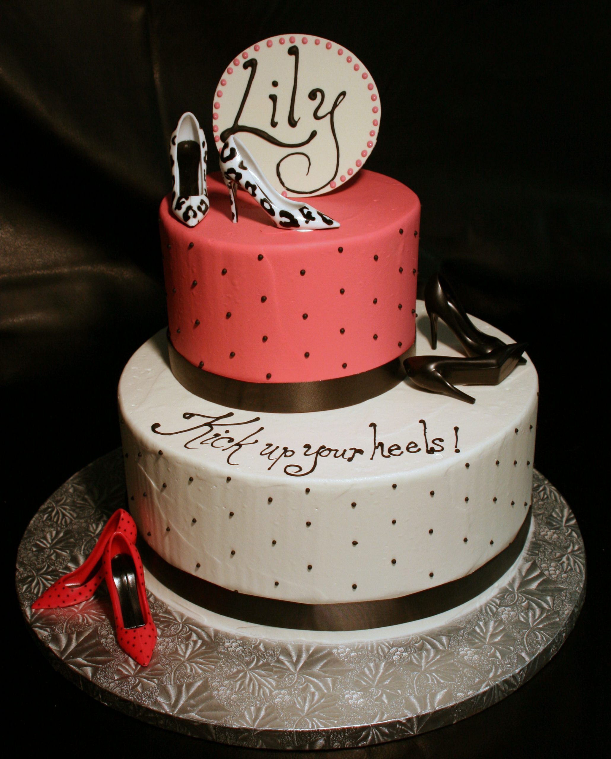 Heel (Black) Birthday Cake with Red Roses – Pao's cakes