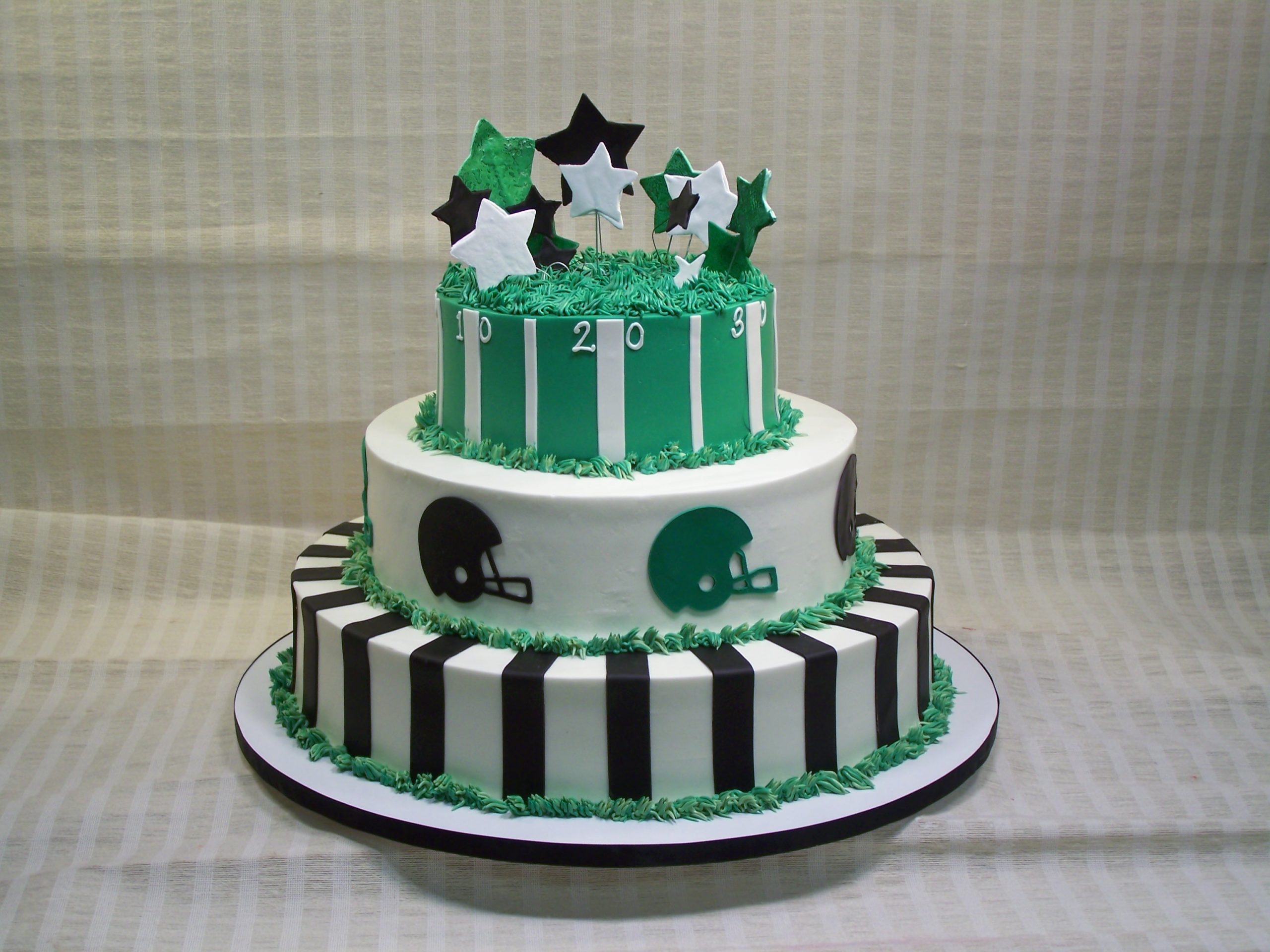 Football Field Cake | Football Theme Cake | Football Ground Cake Design –  Liliyum Patisserie & Cafe