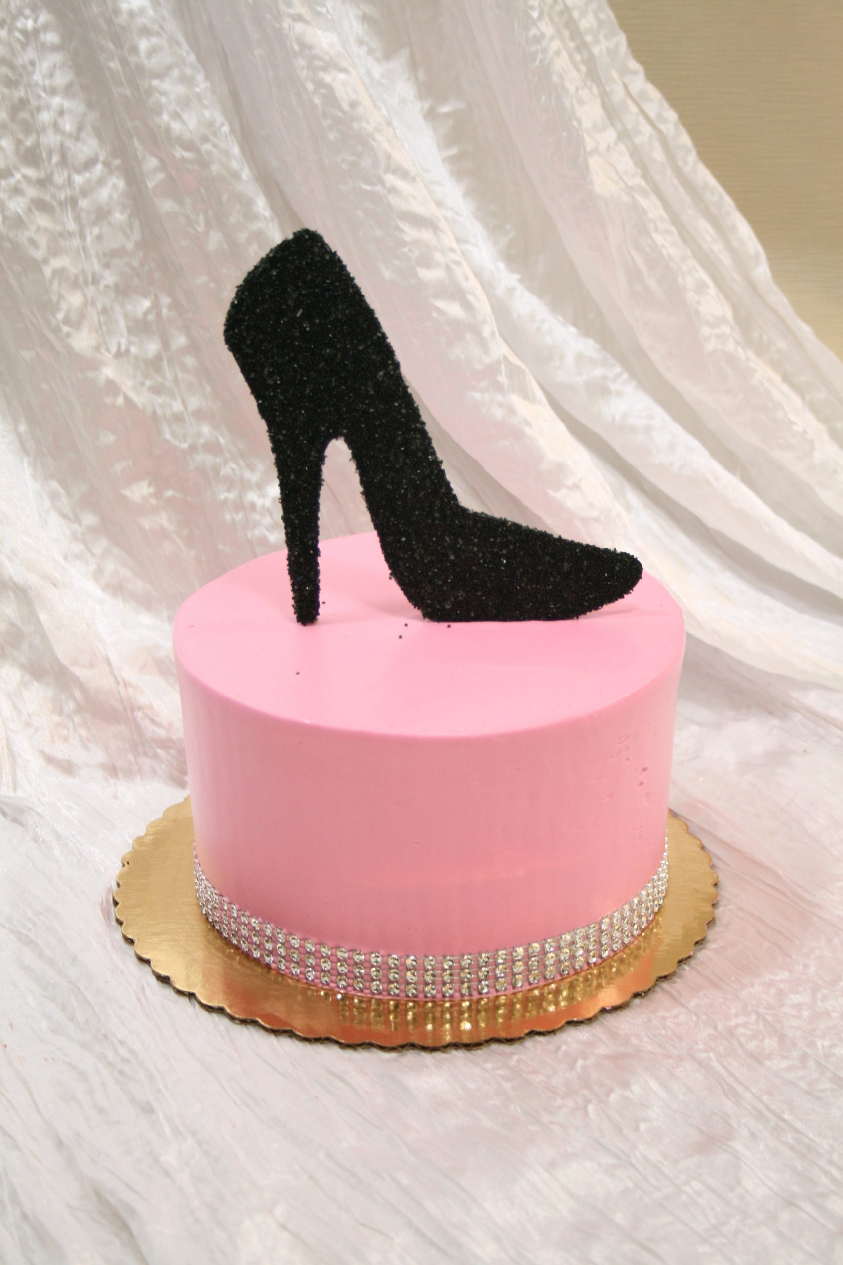 My first #fondant #stiletto #heel #cake unfortunately my s… | Flickr