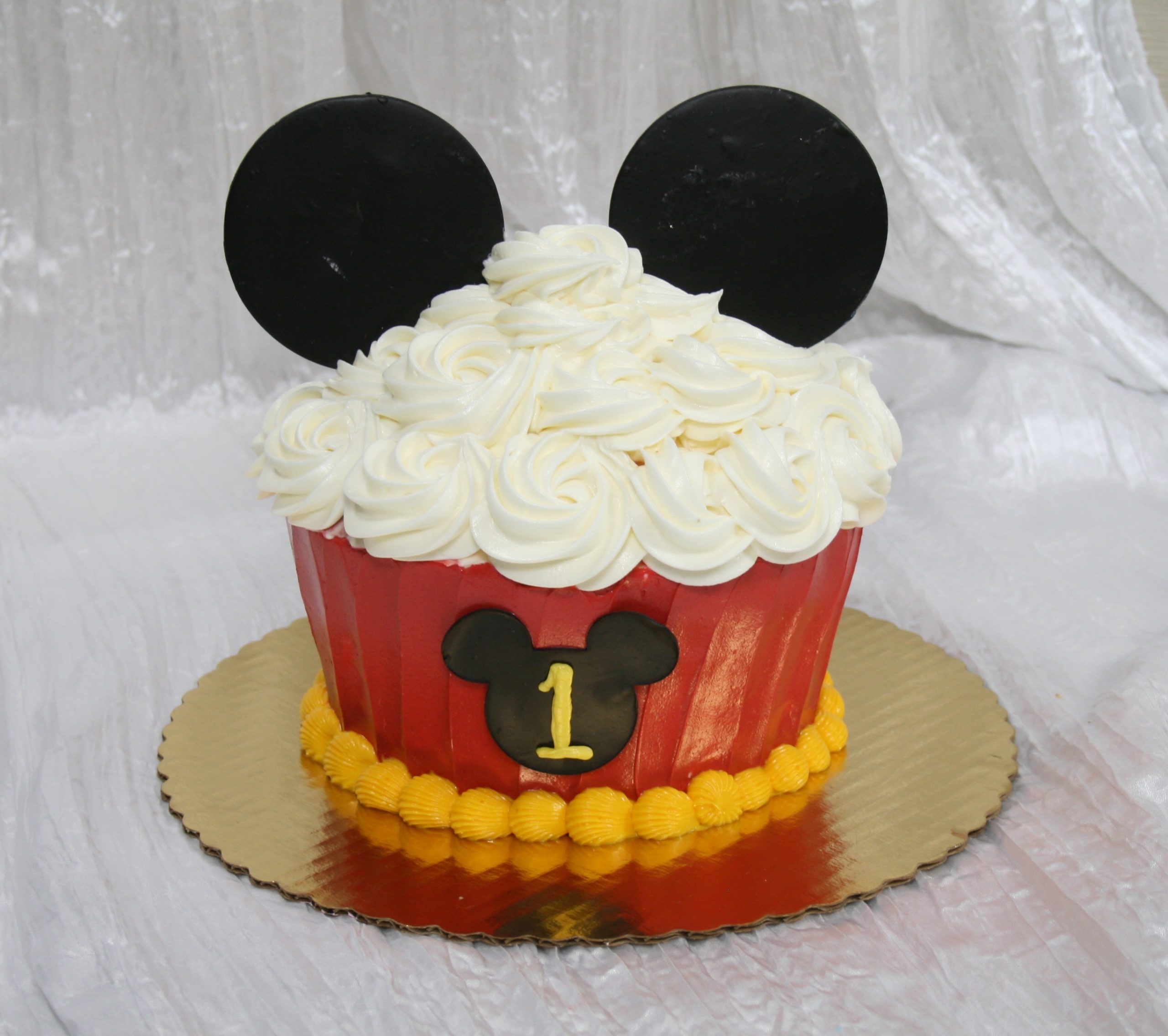 Classic Mickey Mouse Cake - Drop of Disney
