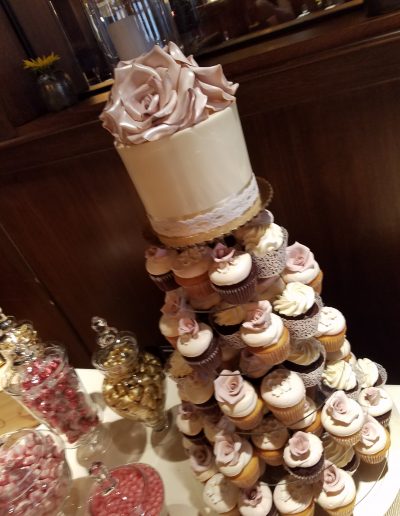 stand_Tall_cake_RC_flowers_cupcake (2)