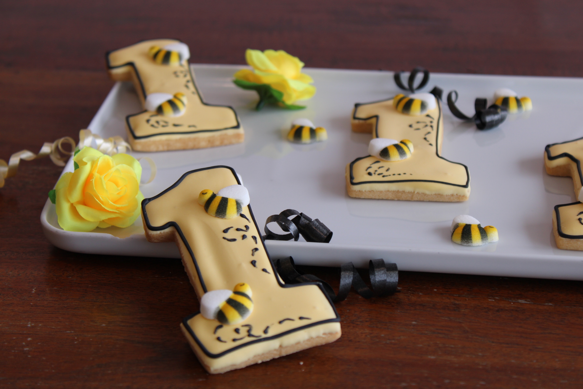 #1 Bee Cookie Favors